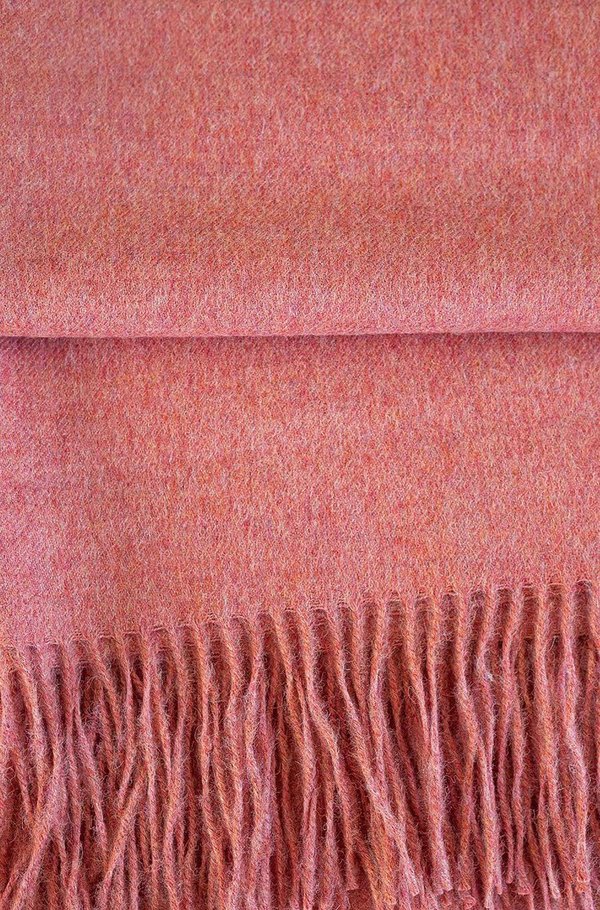 Farbige Decke JET aus Baby Alpaka Wolldecke aus Baby Alpaka- seidig zart und kostbar- rosado
